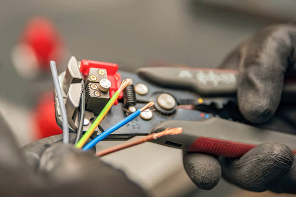 Best Electrical Troubleshooting Services  in De Leon Springs, FL